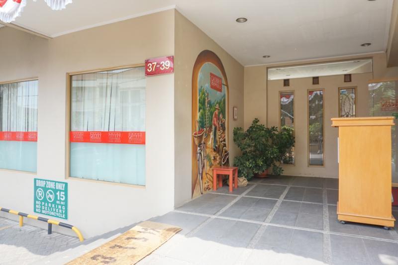 Residences By Reddoorz Near Maranatha University Bandung Bagian luar foto