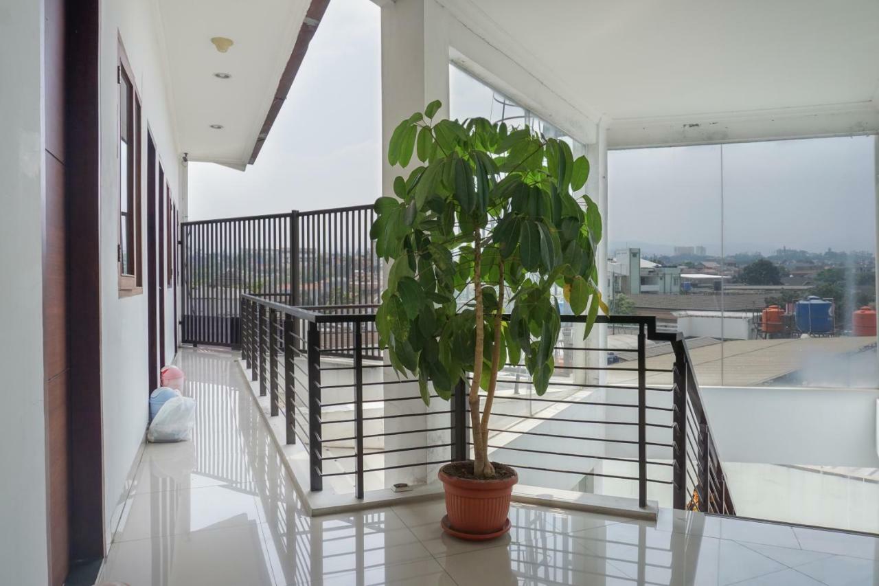 Residences By Reddoorz Near Maranatha University Bandung Bagian luar foto